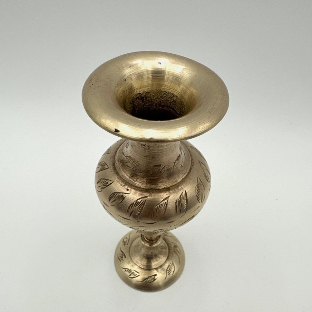 Vintage Brass Bud Vase Pedestal Base Etched Floral Leaf Boho Accent Decor 5" - Picture 5 of 11